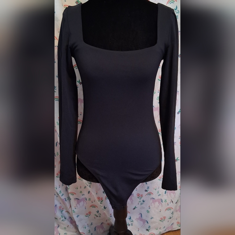 NWOT Babaton Aritzia Black Bodycon Shapewear Square Neck Bodysuit Top SZ M